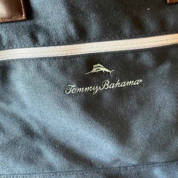 Tommy Bahama duffel bag - Picture 2 of 6